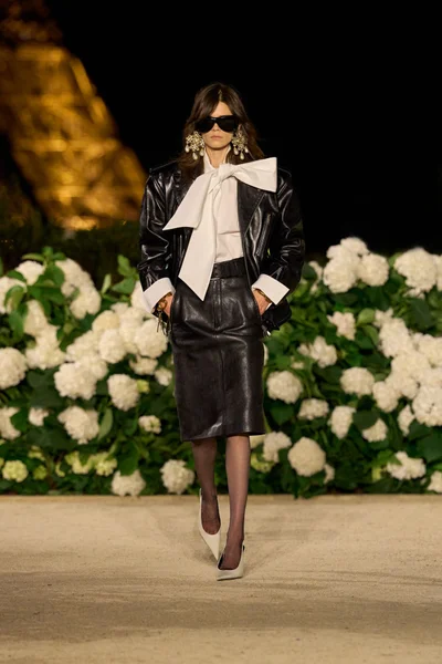 Look 3